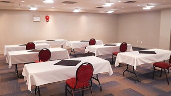 Holiday Inn Express & Suites Surrey by IHG
