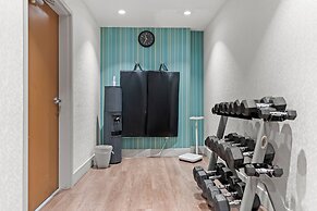 Holiday Inn Express & Suites Surrey by IHG
