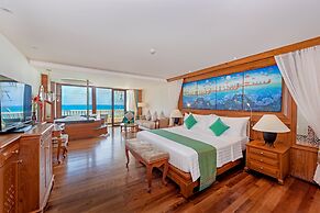 Diamond Cliff Resort & Spa, Patong Beach