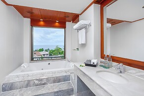 Diamond Cliff Resort & Spa, Patong Beach