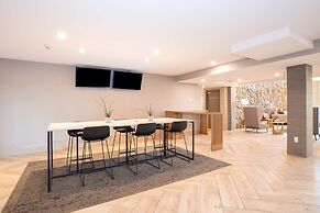 Sandman Hotel Calgary Airport