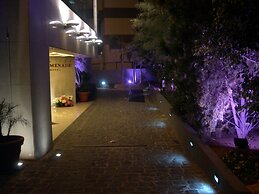PROMENADE HOTEL ZALKA