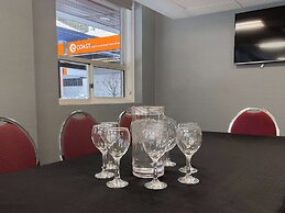 Coast Calgary Downtown Hotel & Suites by APA