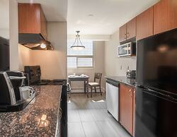 Coast Calgary Downtown Hotel & Suites by APA