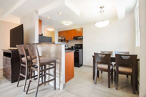 Coast Calgary Downtown Hotel & Suites by APA