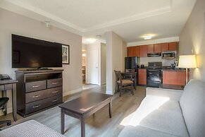 Coast Calgary Downtown Hotel & Suites by APA