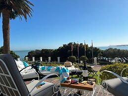 Manor on the Bay