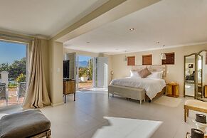 Manor on the Bay