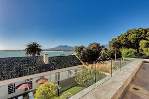 Manor on the Bay