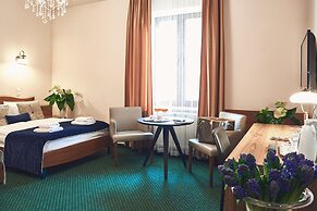 Nobilton Hotel