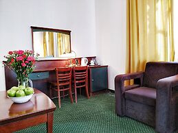 Nobilton Hotel