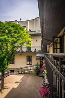 Nobilton Hotel