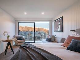 Kamana Lakehouse