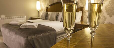 TF Royal Hotel