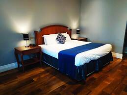 TF Royal Hotel