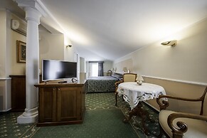 Hotel Elena