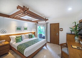 Legian Beach Hotel