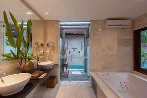 Legian Beach Hotel