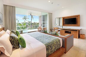 Legian Beach Hotel