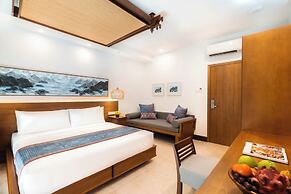 Legian Beach Hotel