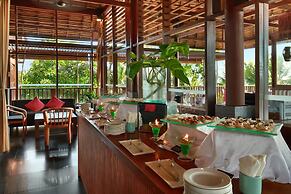 Legian Beach Hotel