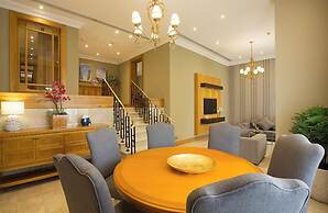 Dubai Marine Beach Resort & Spa