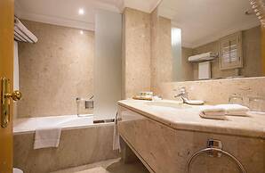 Dubai Marine Beach Resort & Spa