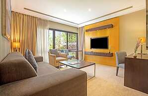 Dubai Marine Beach Resort & Spa