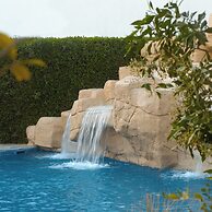 Dubai Marine Beach Resort & Spa