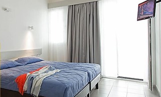 Kamari Beach Hotel