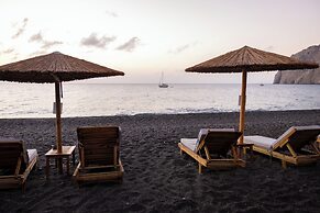 Kamari Beach Hotel