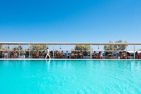 Kamari Beach Hotel