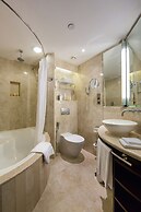 Ramada Plaza by Wyndham Dubai Deira