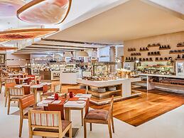 Pullman New Delhi Aerocity Hotel