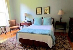 Shadow Lawn Inn