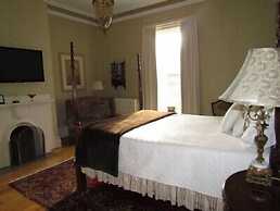 Shadow Lawn Inn