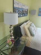 A Float Home B&B in Fisherman’s Wharf