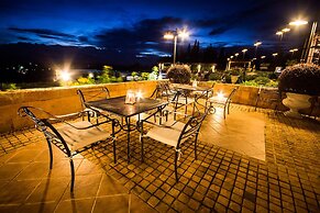 Town Square Suites by Toscana Valley