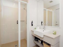 ibis Styles The Entrance