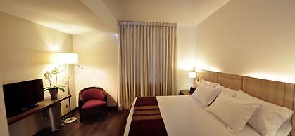 Aku Hotels
