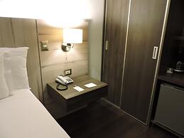 Aku Hotels