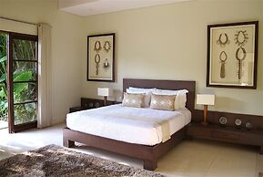 Nyaman Villas