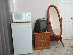 Caribbean Inn & Suites