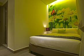 J8 Hotel