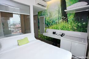 J8 Hotel