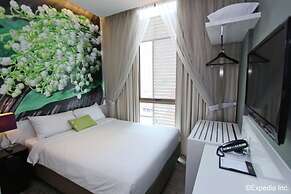 J8 Hotel