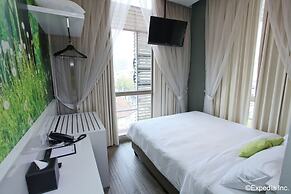 J8 Hotel