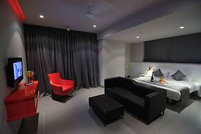 SinQ Party Hotel