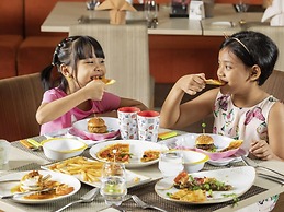 Novotel Yangon Max