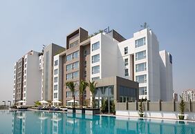 Novotel Yangon Max